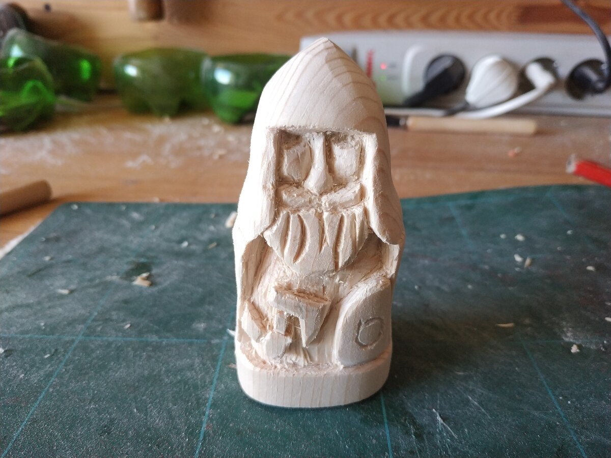 Фигурки викингов из дерева