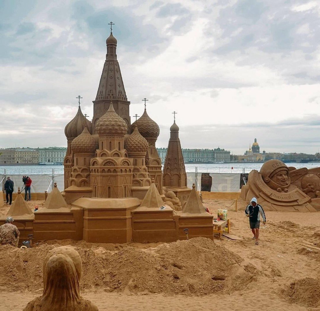 Песочные фигуры в Петропавловской крепости