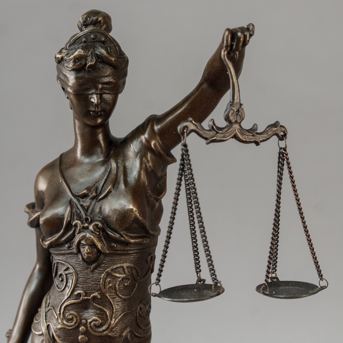 Статуя Богини правосудия Фемиды