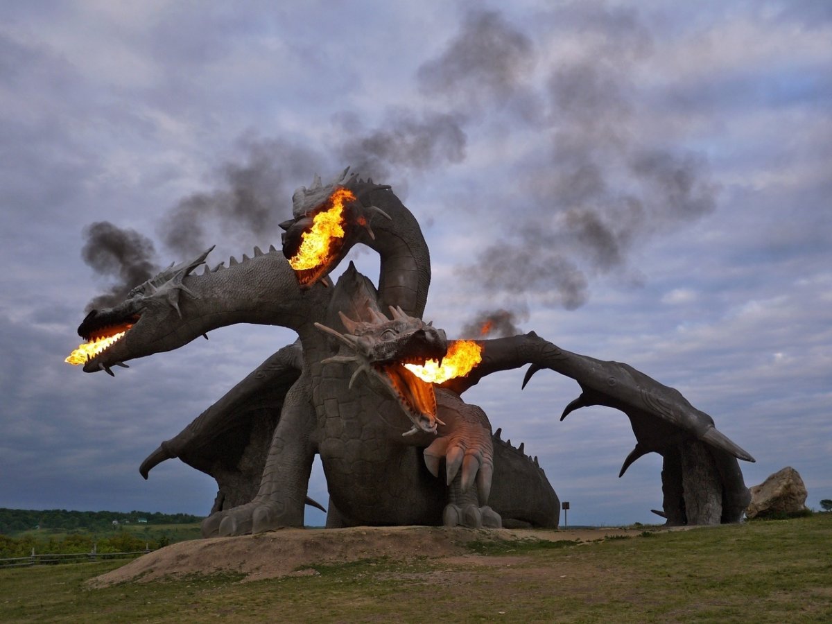 Парк Кудыкина гора змей Горыныч