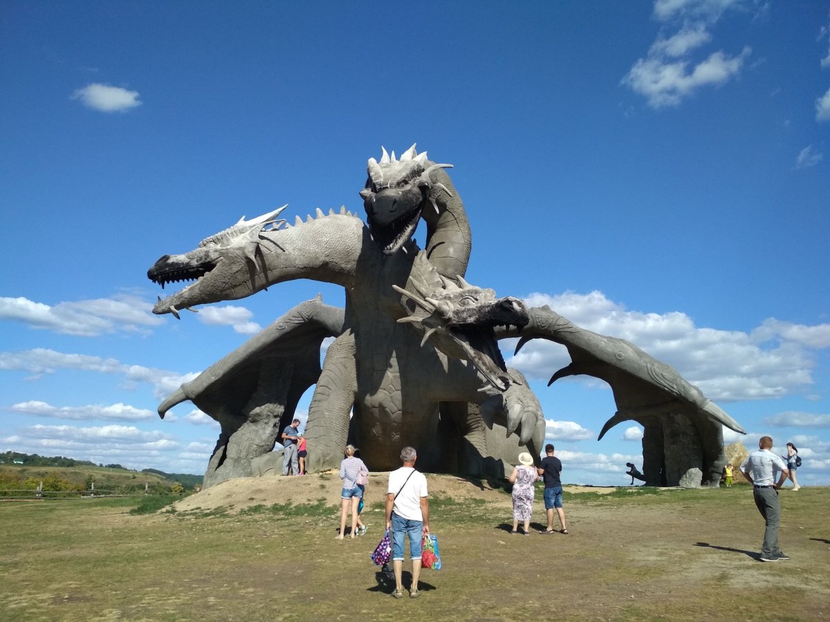 Памятник змею Горынычу Красноармейская Самара