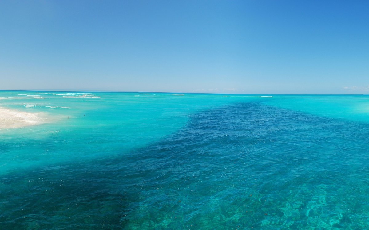 Лазурное море