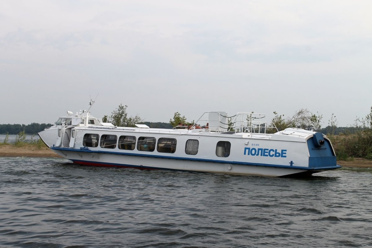 Полесье теплоход