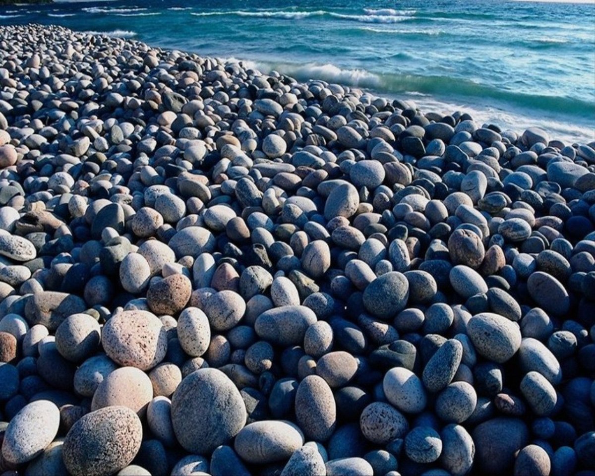 Черное море галечный берег