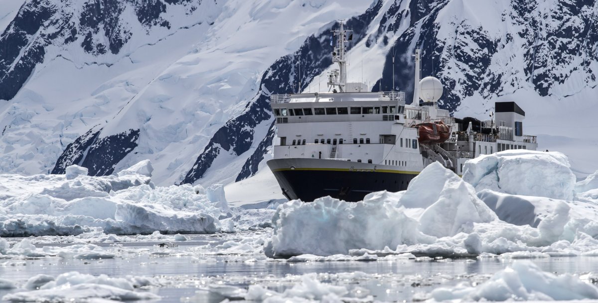 Корабль во льдах ship in the Ice