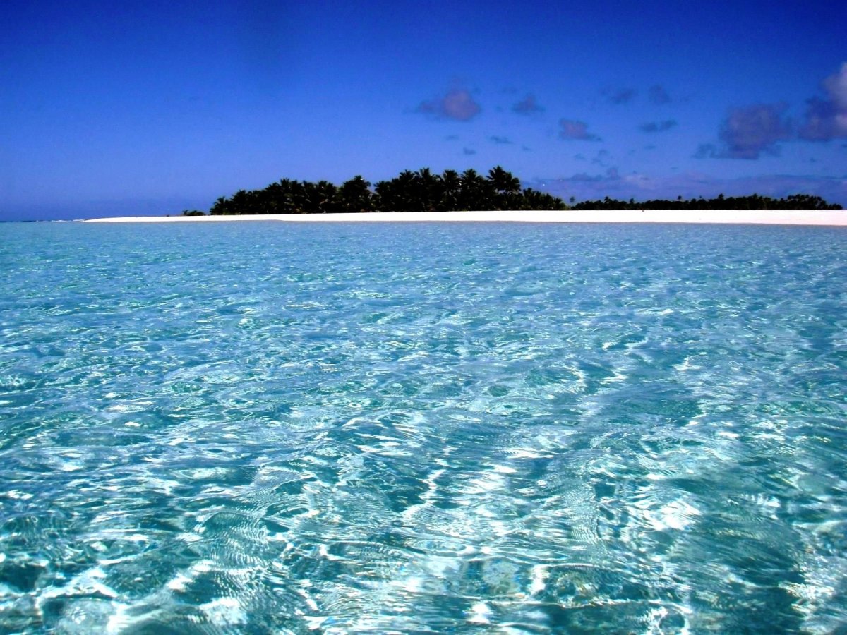 Прозрачная вода море