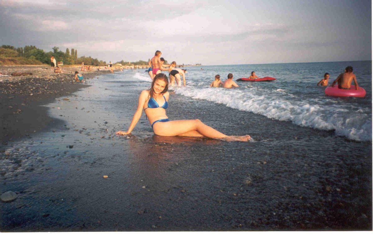 На пляже 90е