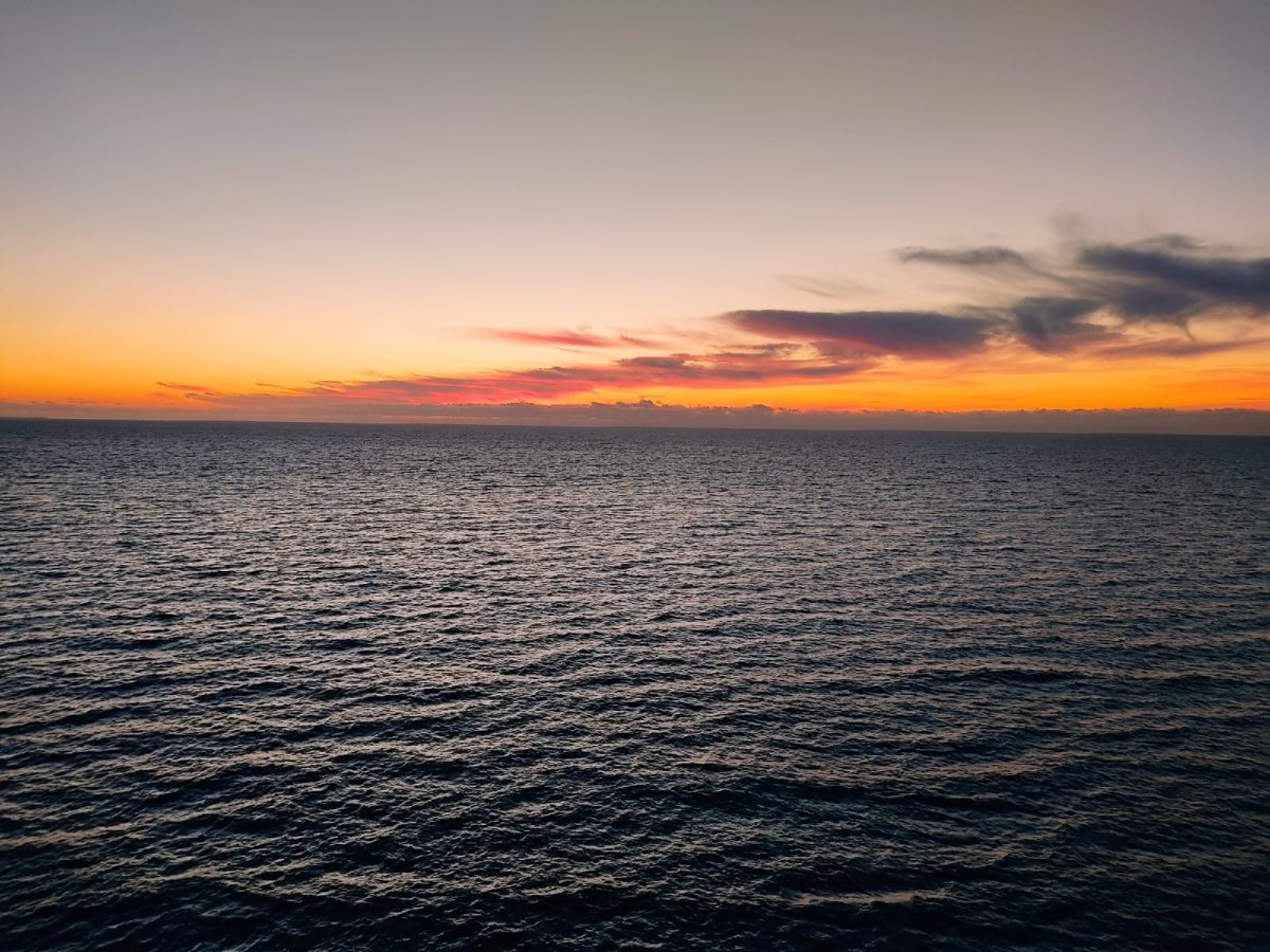 Черное море и небо