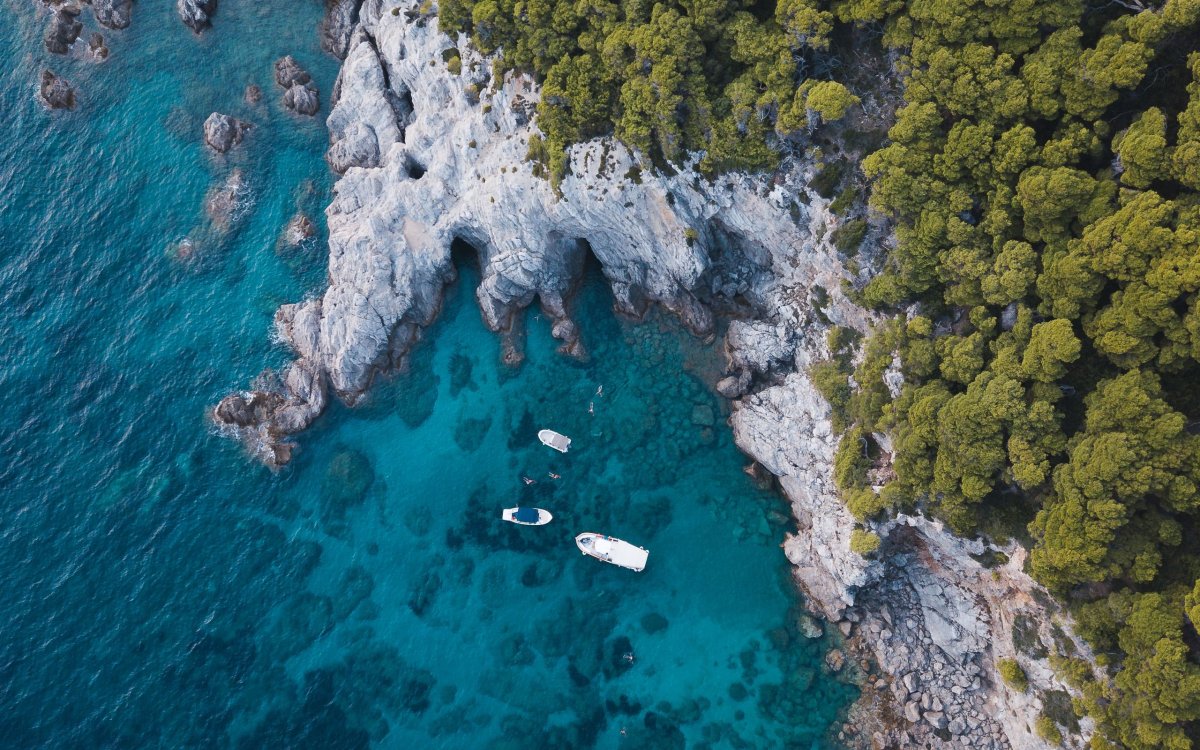 Море скалы вид сверху