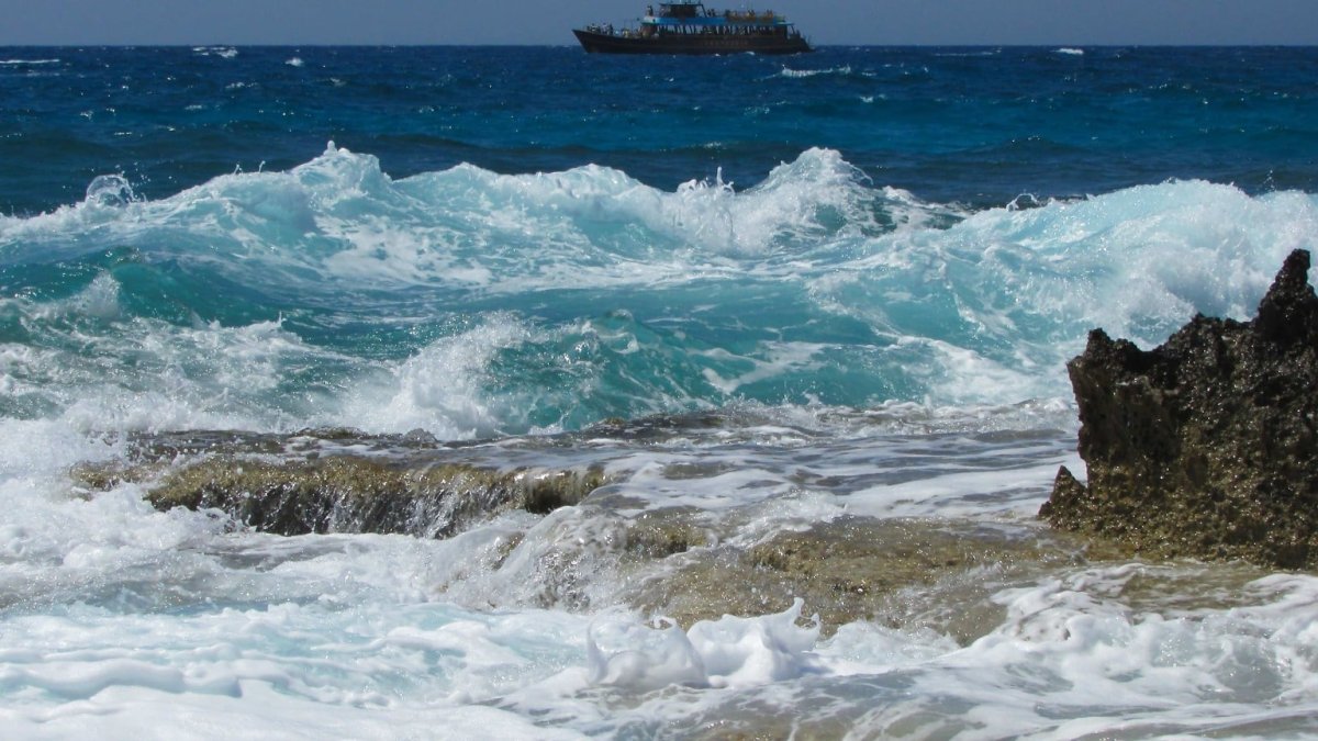 Охотское море