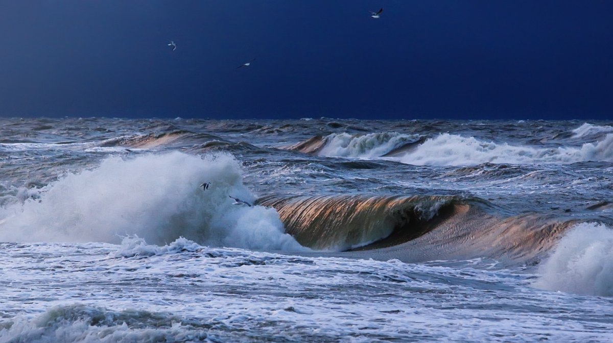 Красное море шторм