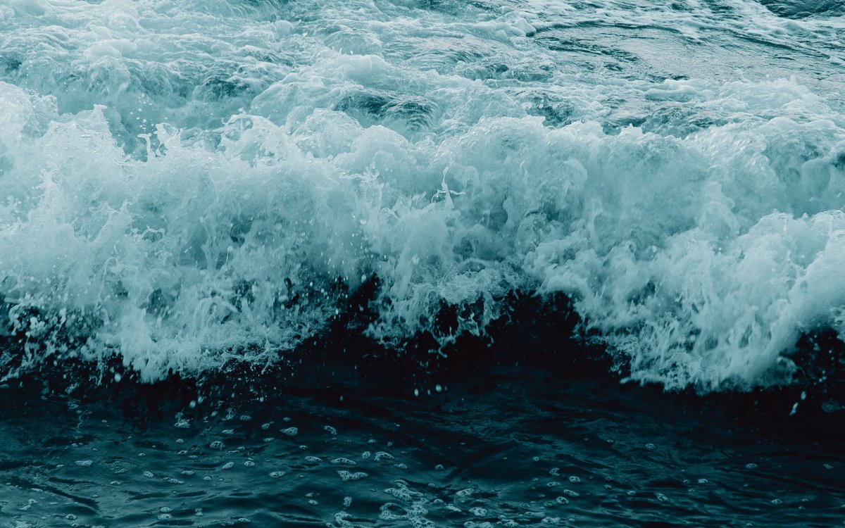 Пенные волны Прибой море