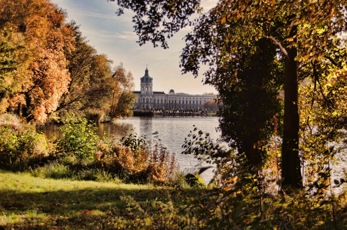 Берлин Германия осенью
