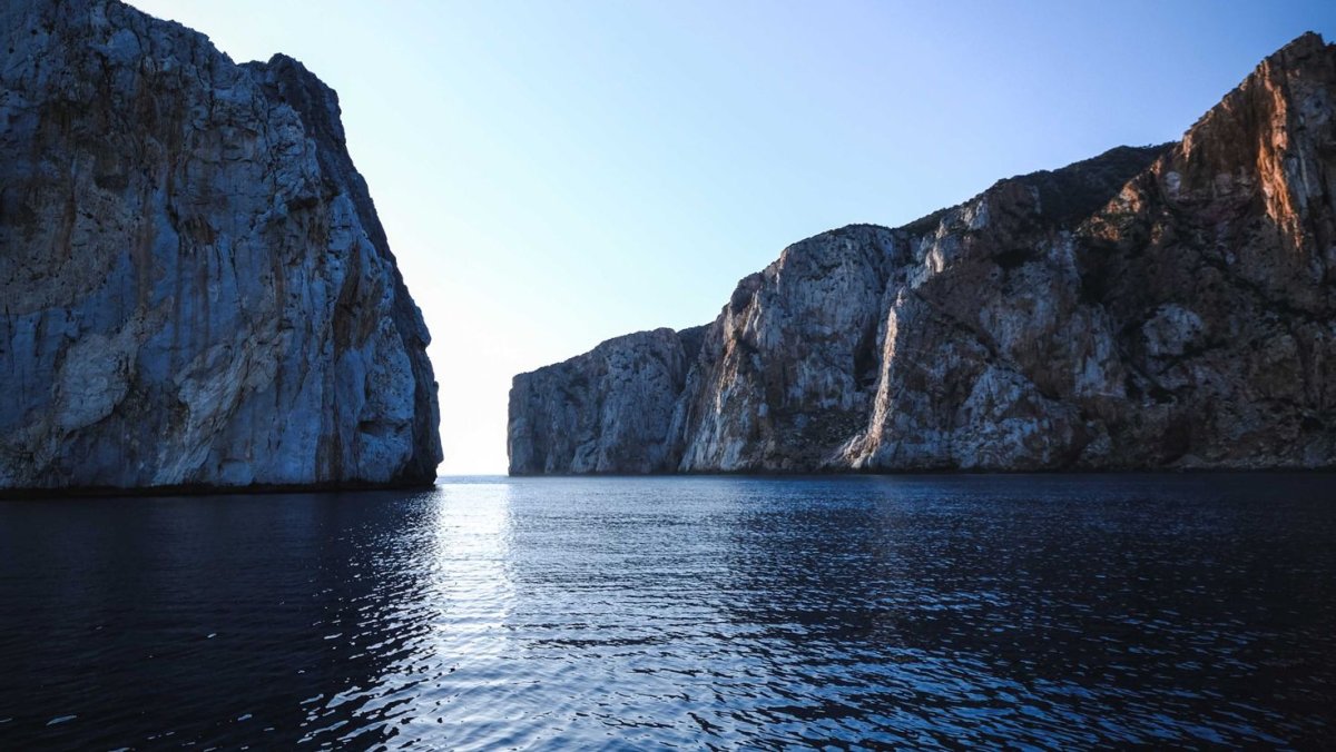 Море скалы вода