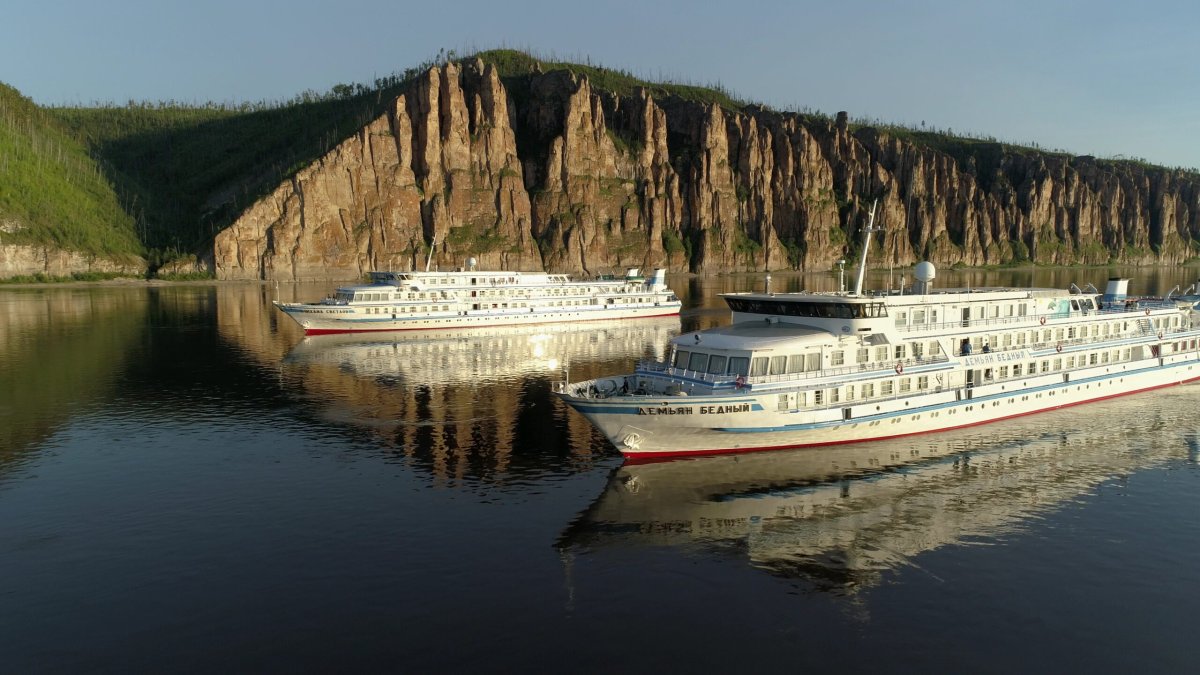 Демьян бедный теплоход Якутск