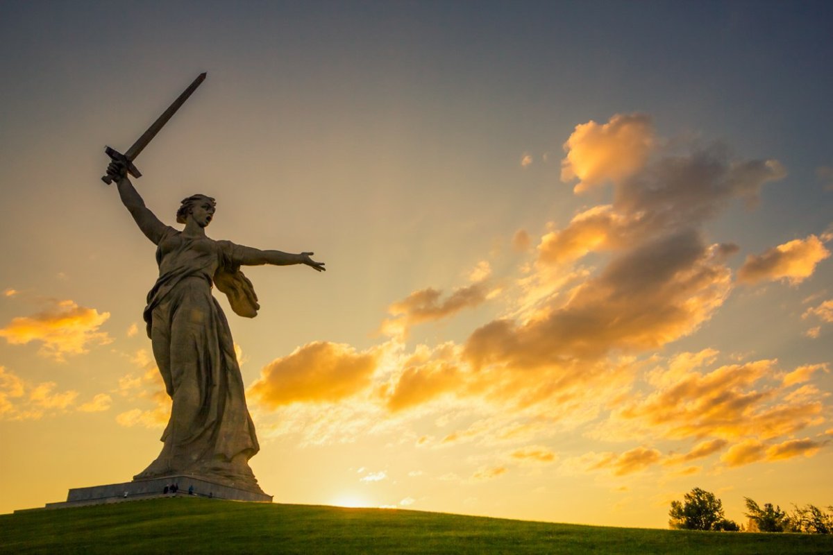 Мамаев Курган статуя Родина мать