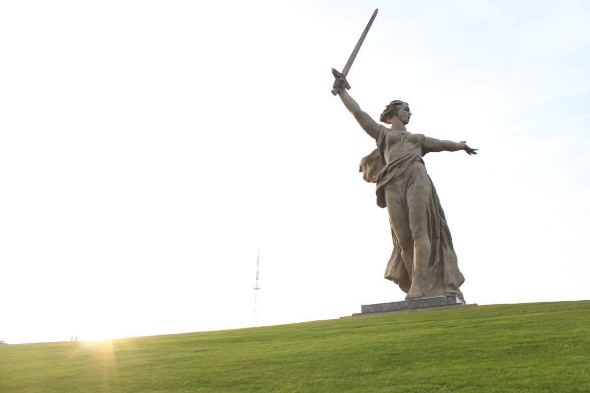 Статуя Родина-мать в Волгограде