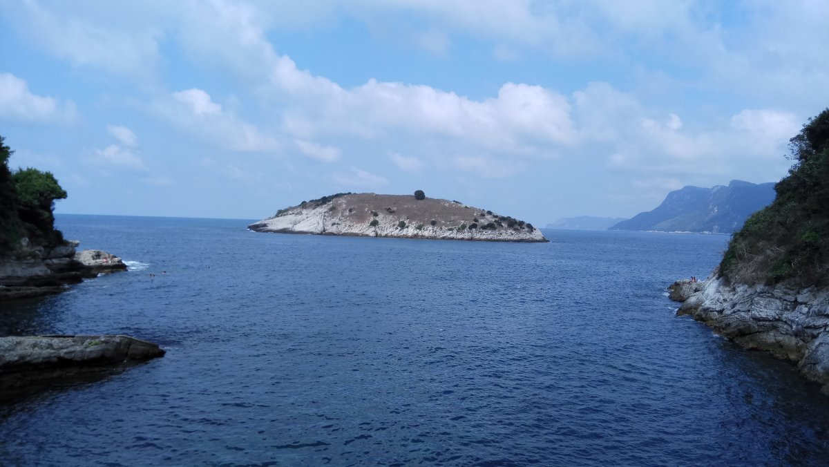 Остров на мраморном море