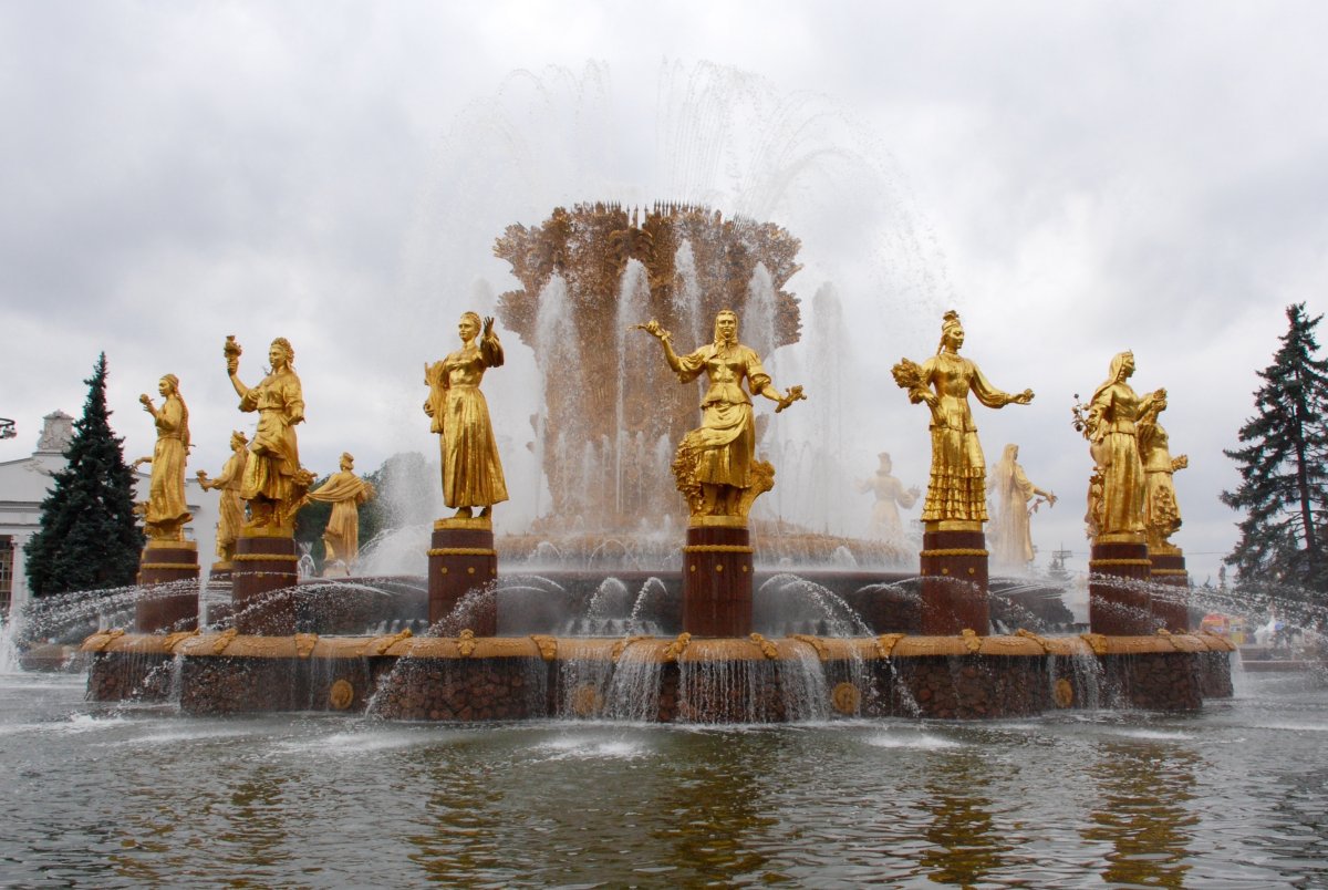 Памятники России