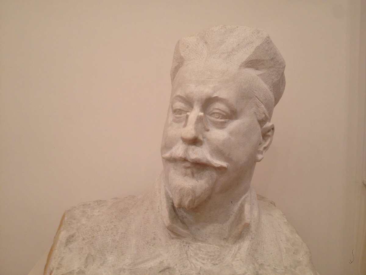 Коненков Чехов скульптура