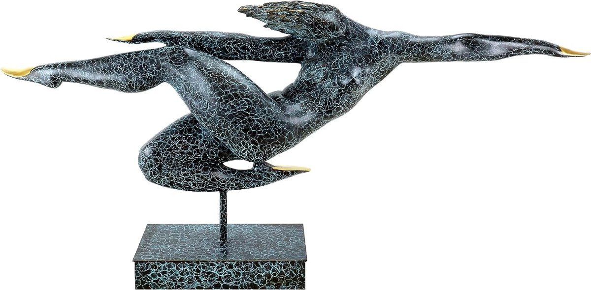 Men Fly Sculpture купить