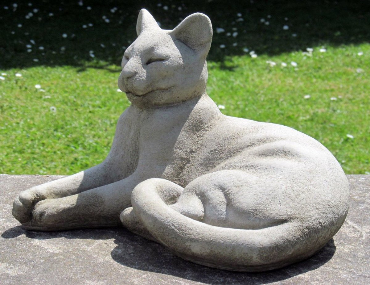 Скульптура кошки