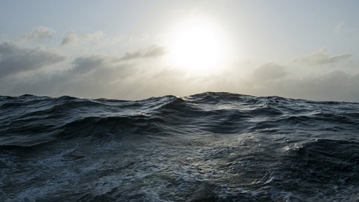 Неспокойное море