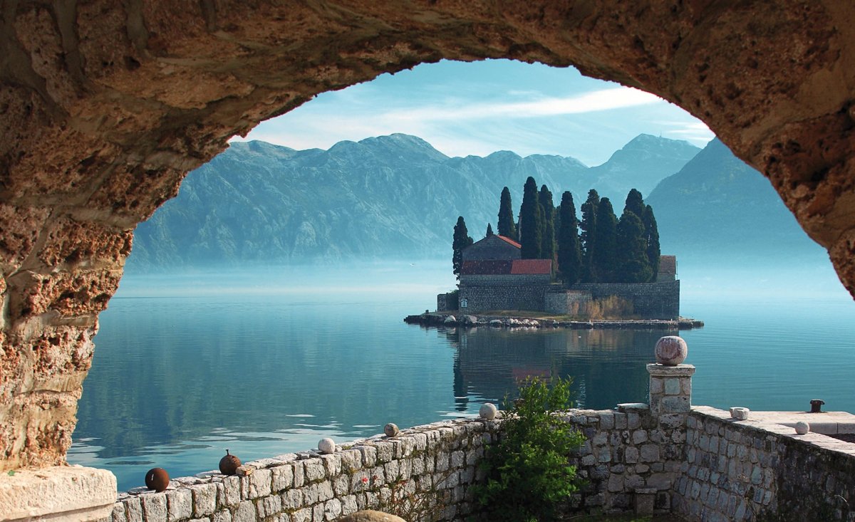 Арка море Черногория