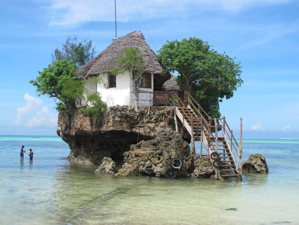 Ресторан the Rock в Занзибаре