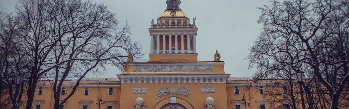 Аттик Адмиралтейства в Санкт-Петербурге