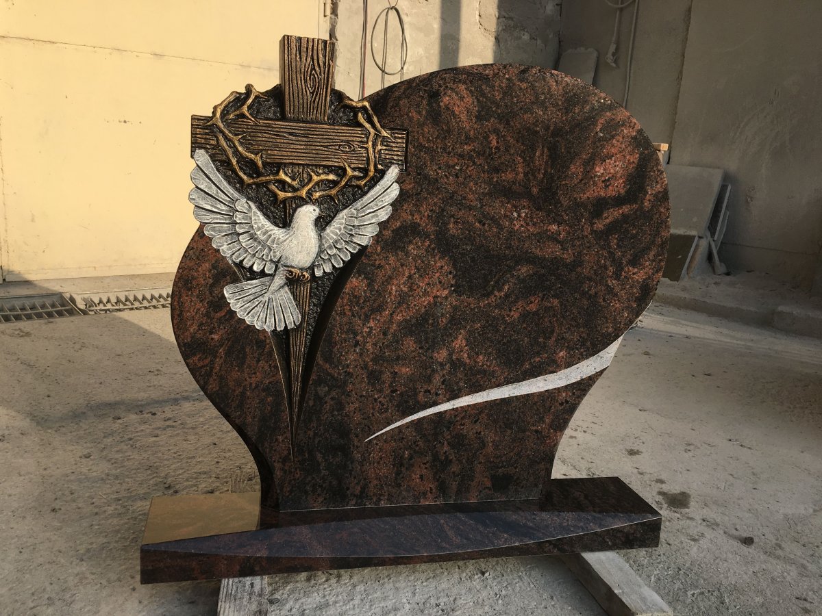 Памятники из гранита Индиан Аврора