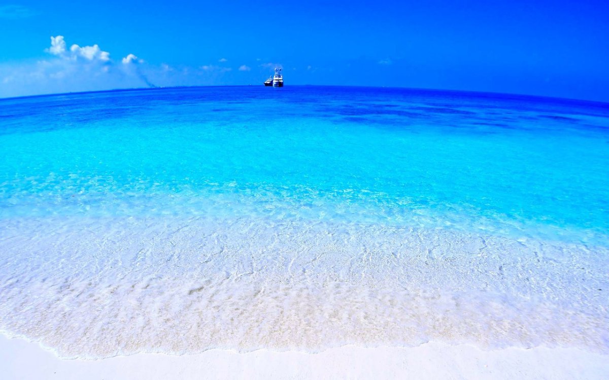 Лазурное море