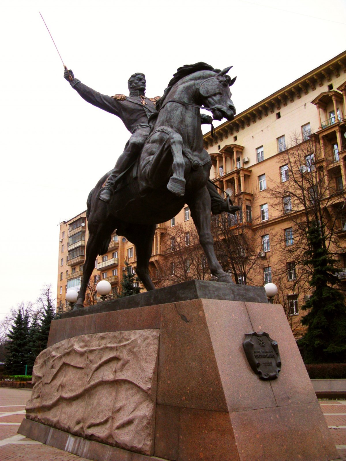 Памятник Багратиону на Кутузовском проспекте