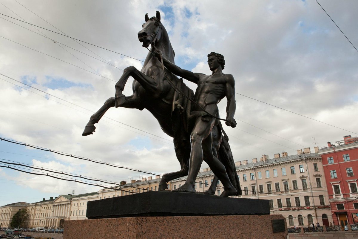 Скульптура Клодт конногвардеец