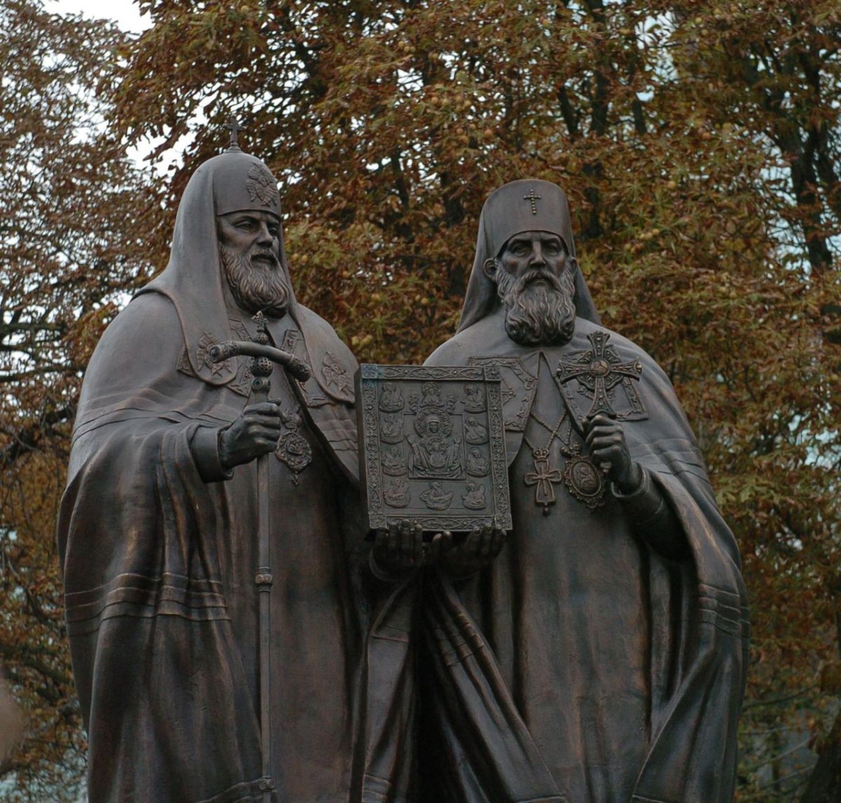 Курская Коренная пустынь памятник Алексию