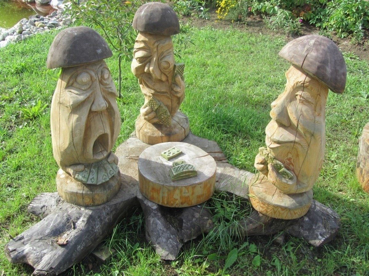 Скульптуры из дерева для сада
