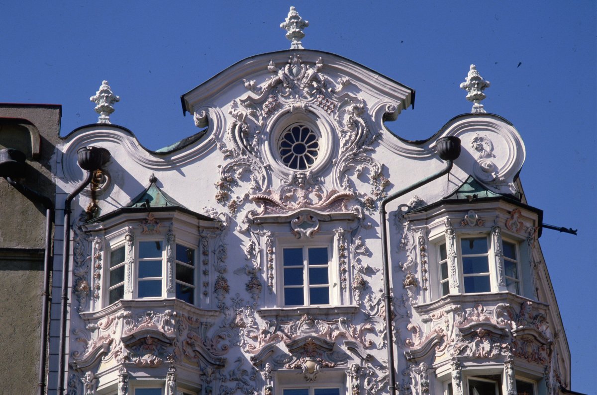 Люкарна Барокко