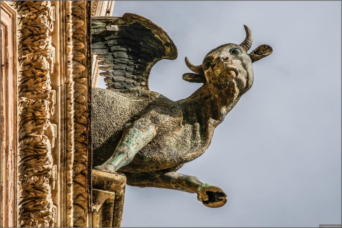 Крылатый бык. Крылатый бык евангелист. Скульптура собора в Орвието.