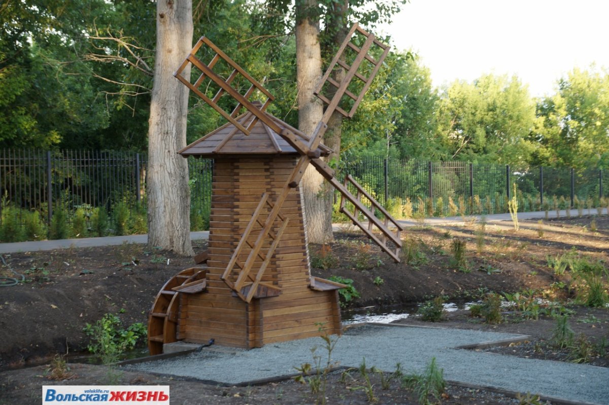 Фонтаны-мельница в парках