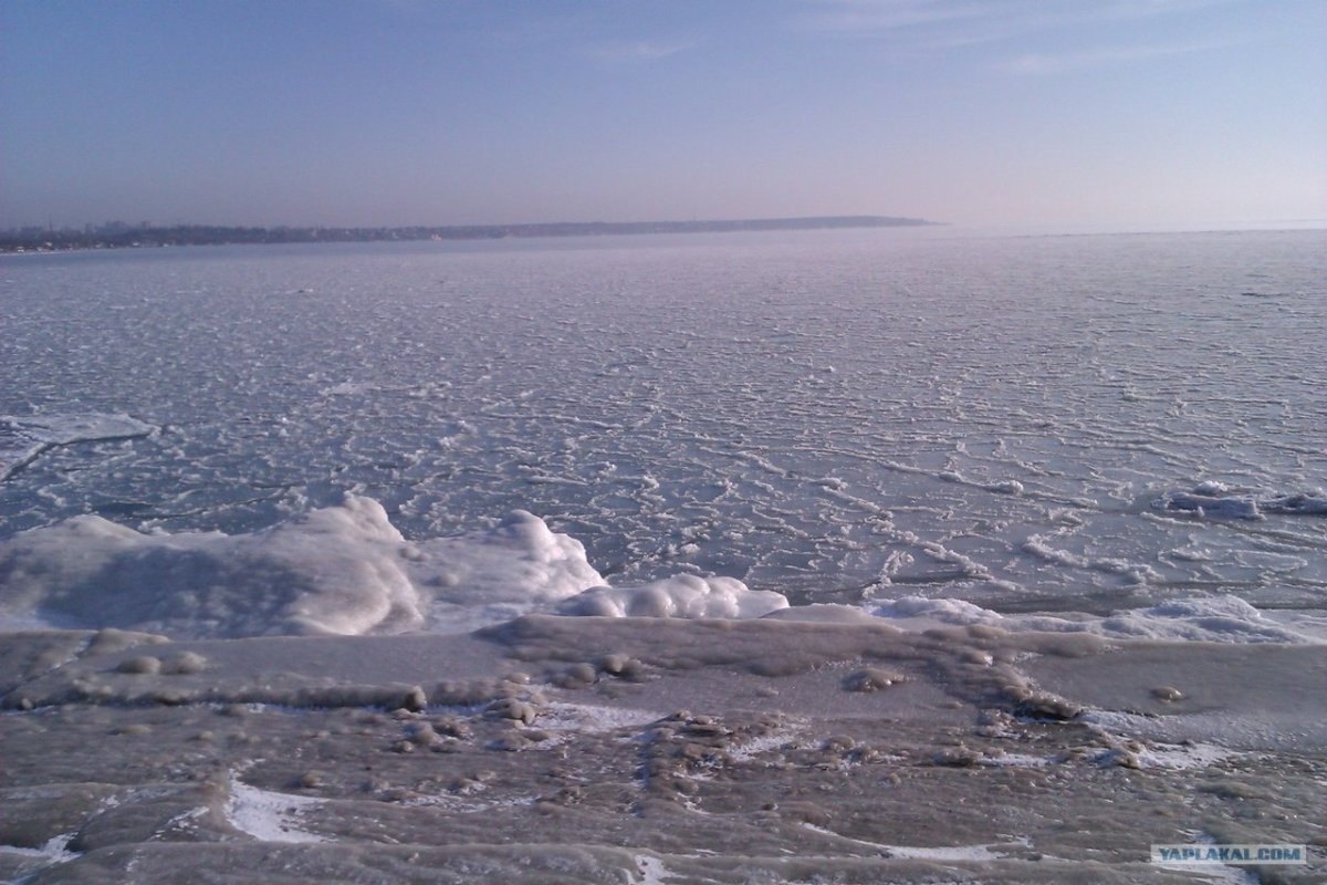 Черное море замерзло