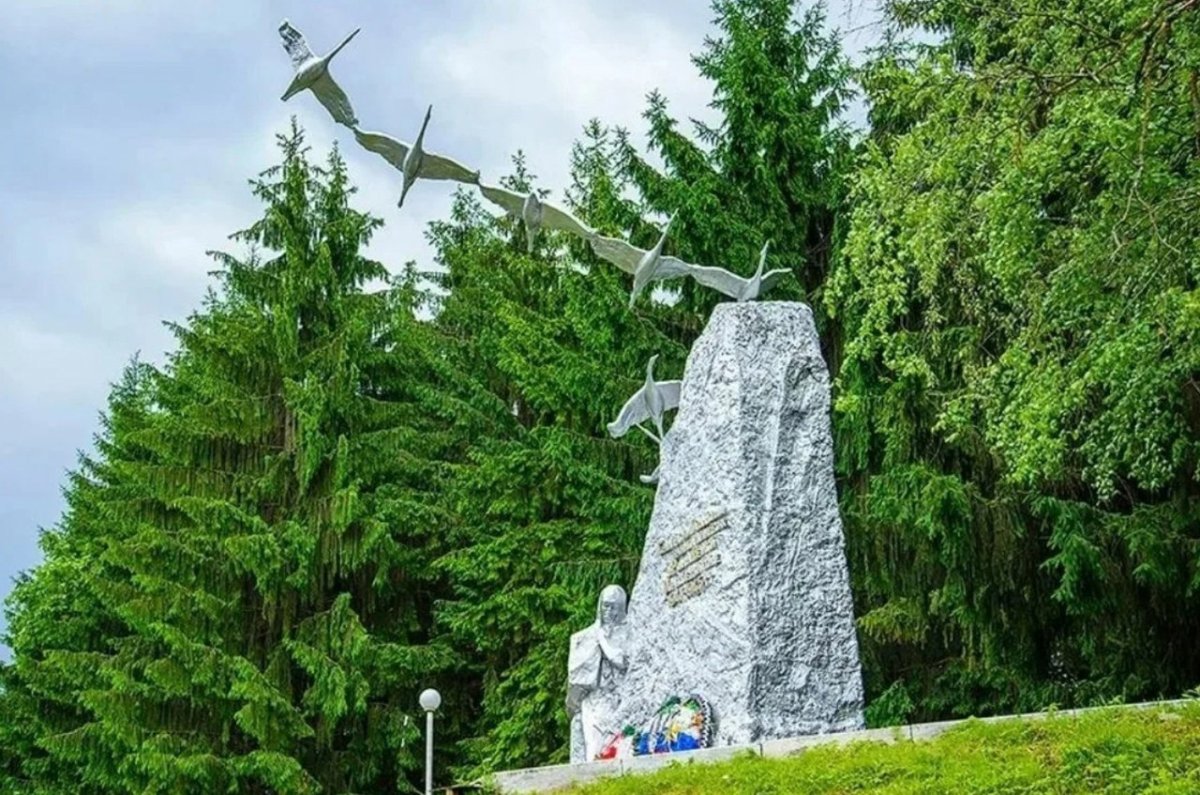 Памятник братьям Газдановым в Северной Осетии