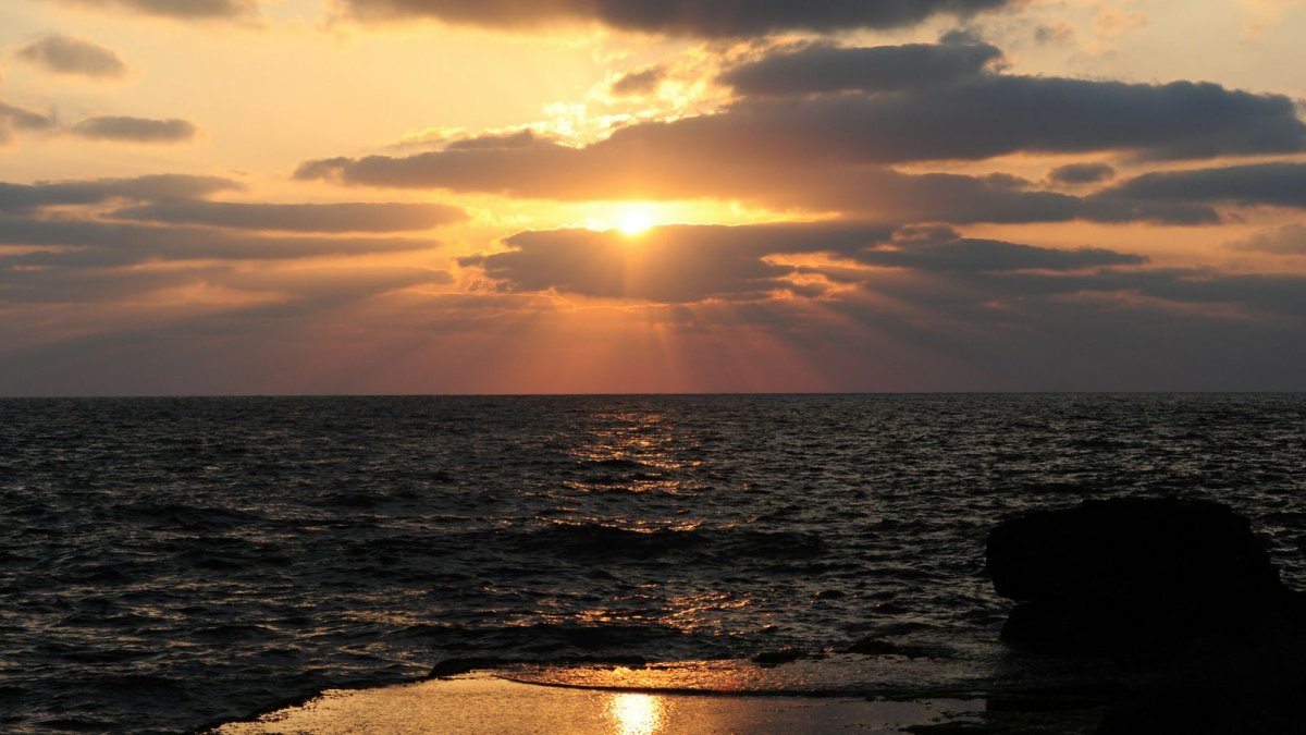 Закат на море у Тель Авиве
