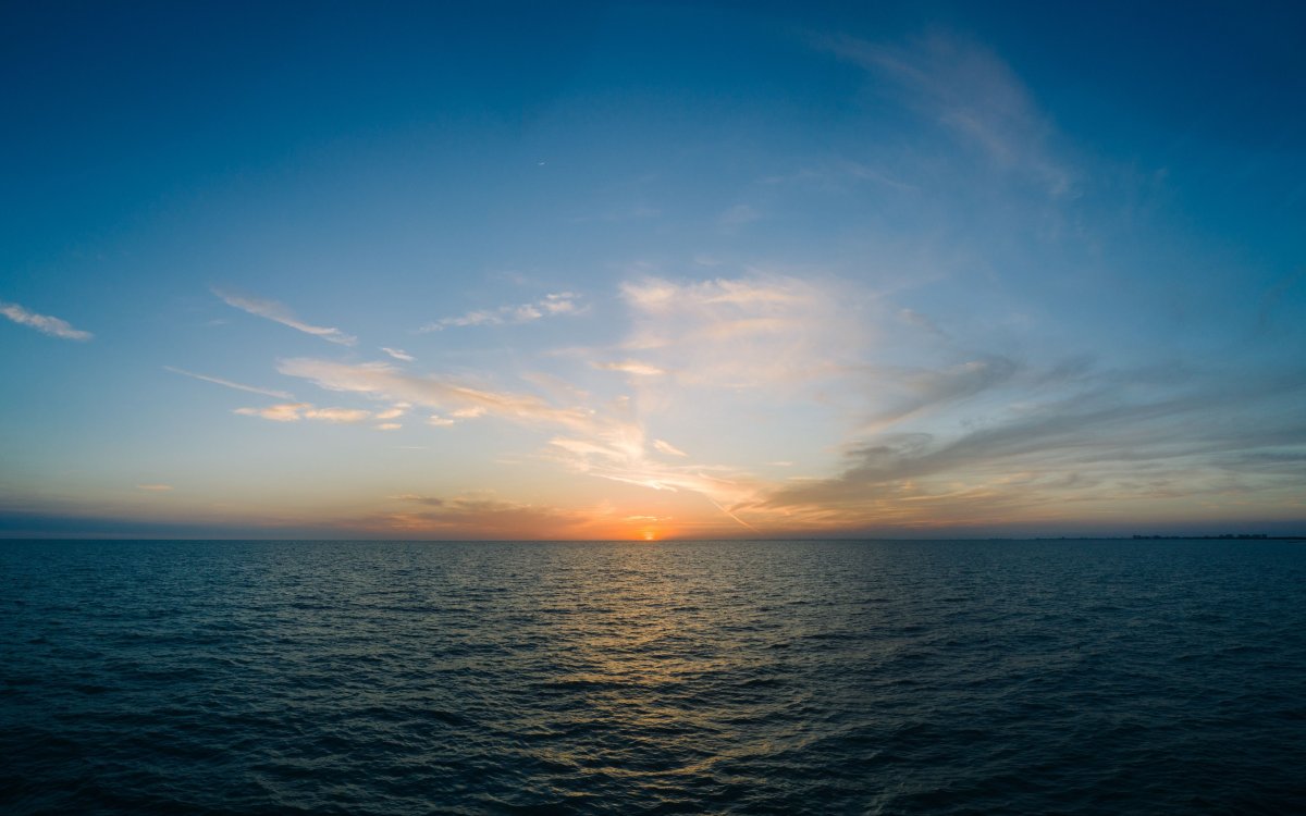 Закат на море