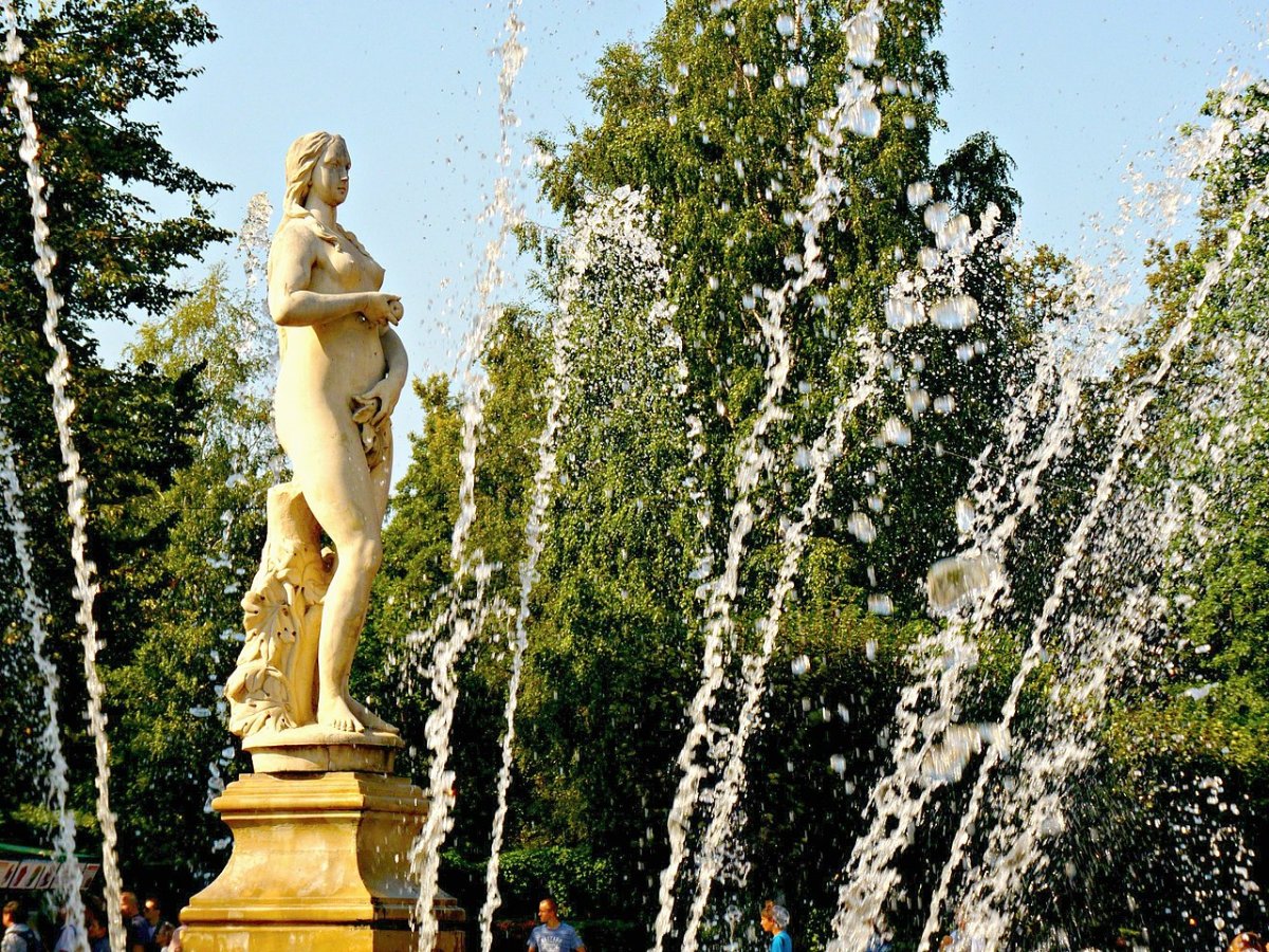 Петродворец фонтан ева