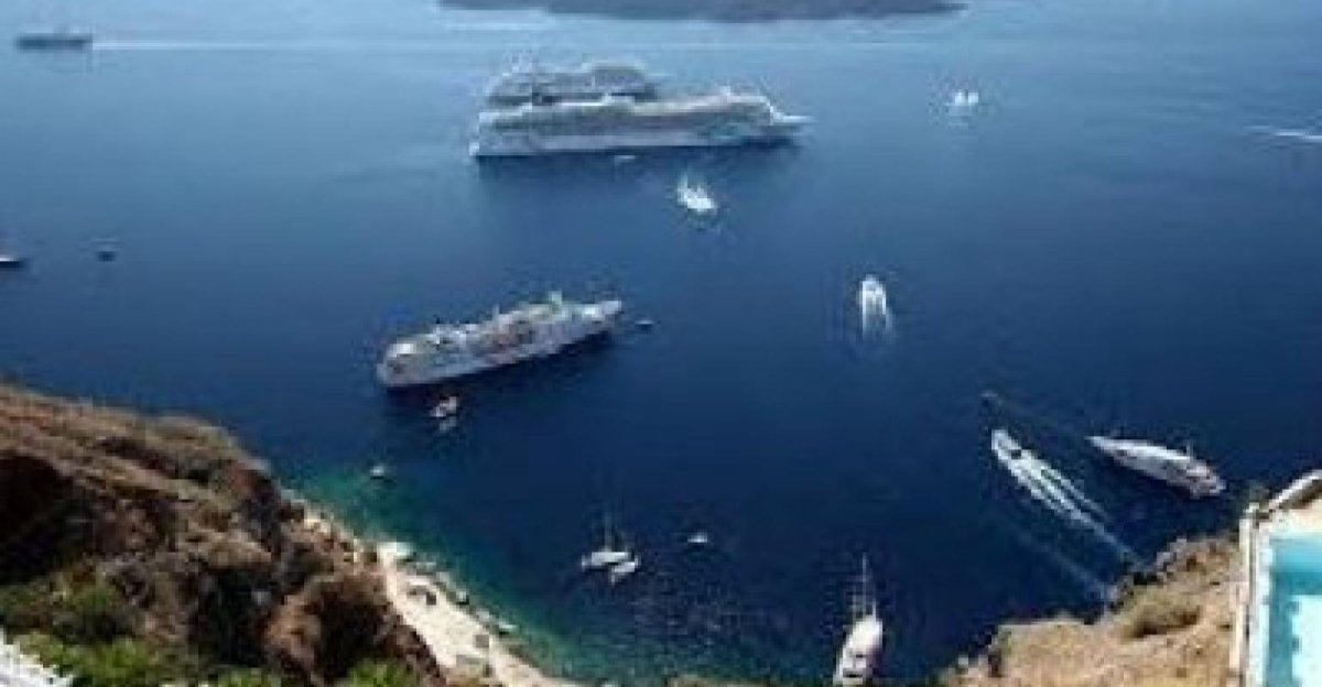 Круизы по Средиземному морю Санторини
