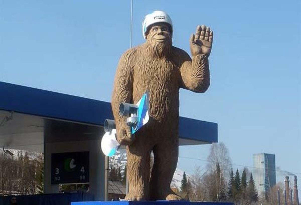 Памятник Йети в Шерегеше