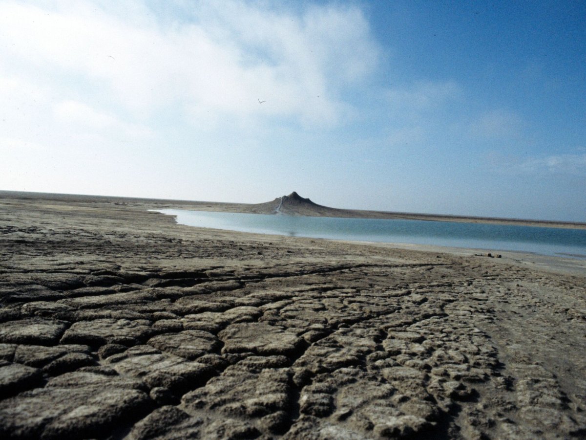 Дно Каспийского моря