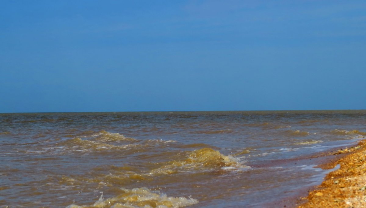 Цвет Азовского моря