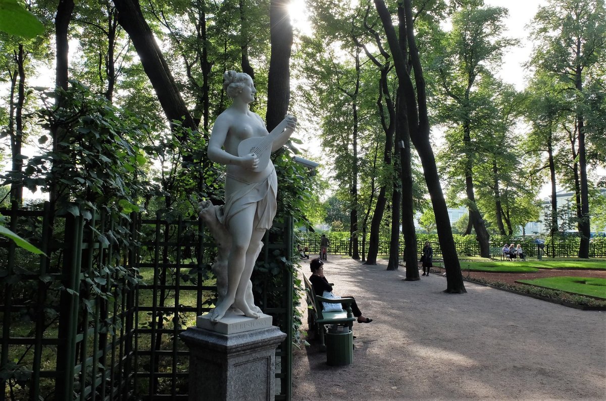 Летний сад СПБ Чернышевская