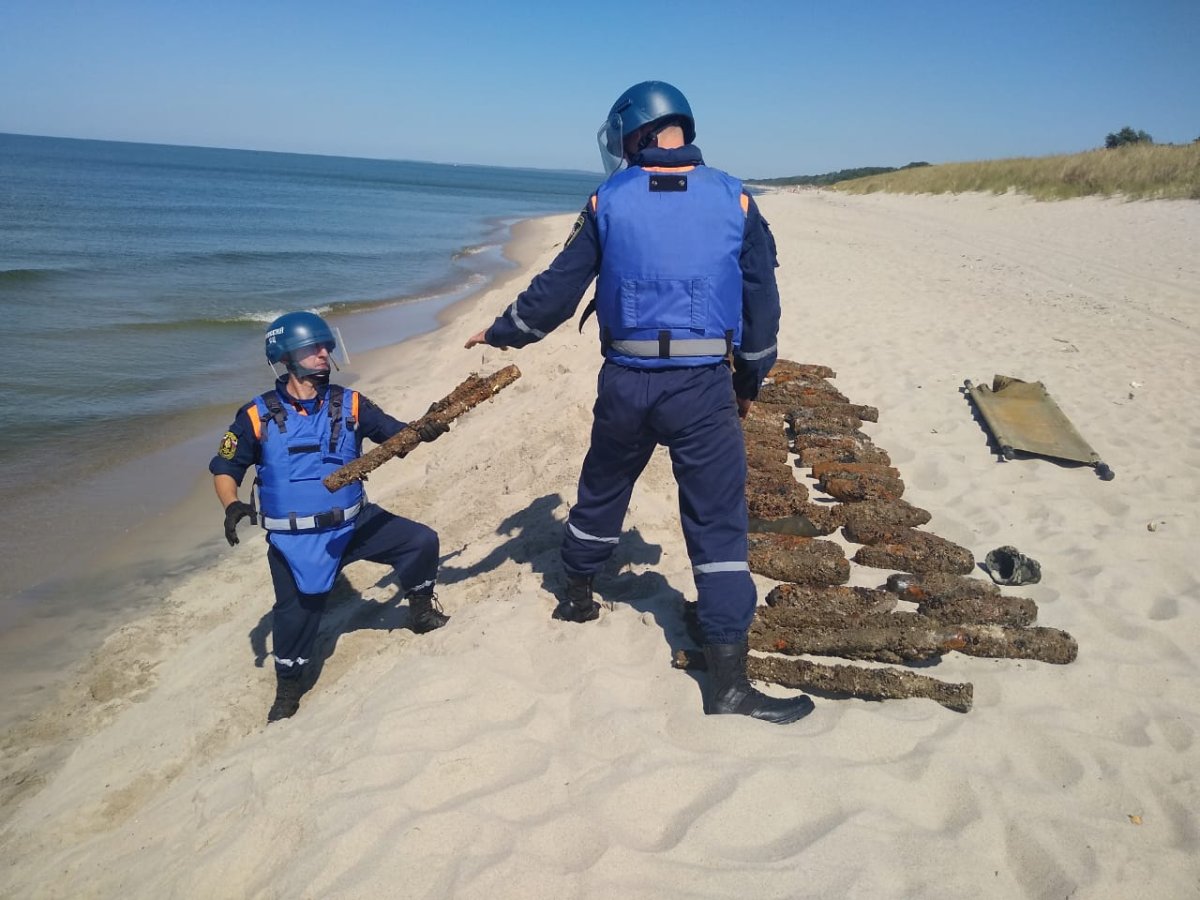 Разминирование баржи в Калининградской области
